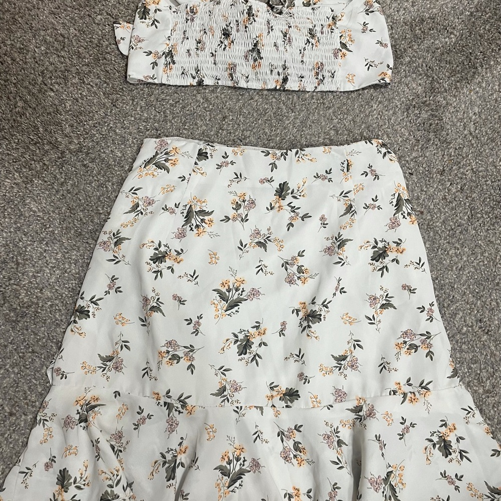 Two Piece Set - Picture 3 of 6